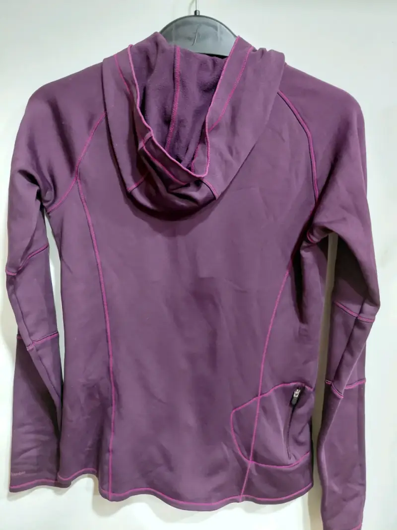Polerón deportivo morado con capucha - 1