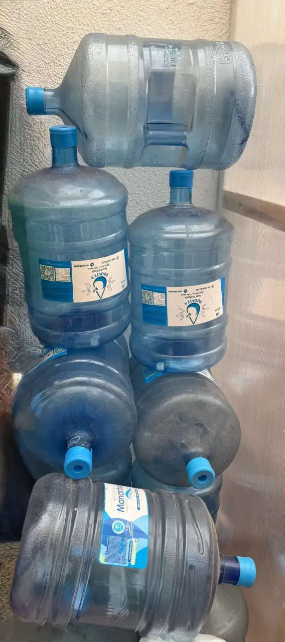 Dispensador de agua caliente fría - 2