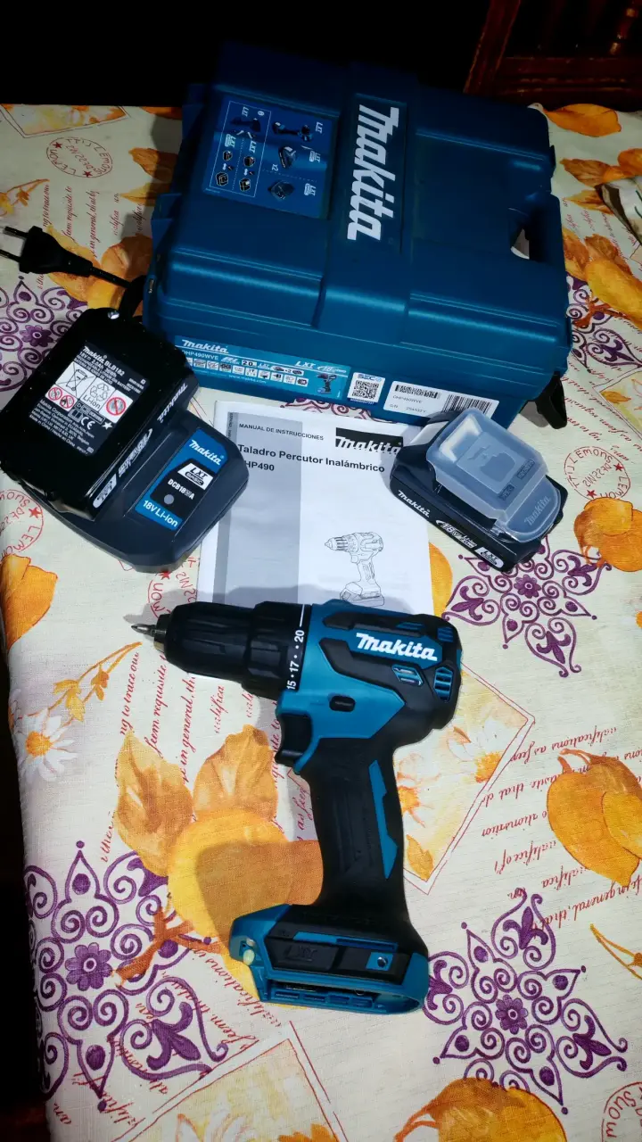 Taladro percutor inalámbrico Makita - 1