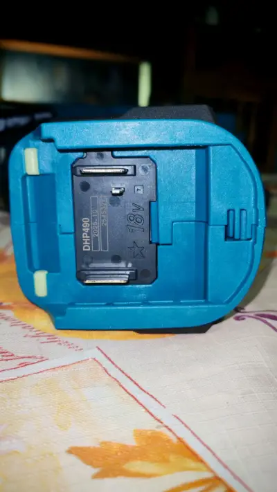 Taladro percutor inalámbrico Makita - miniatura 3