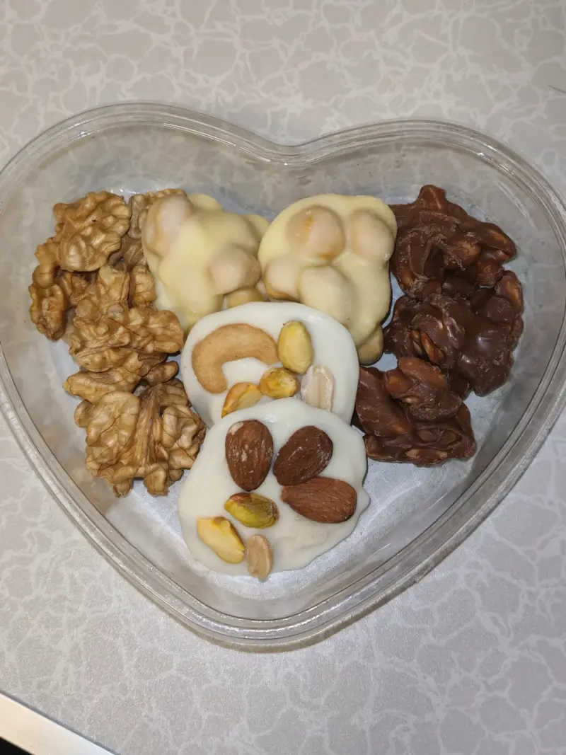 Mix de frutos secos con chocolate sin azúcar - 1