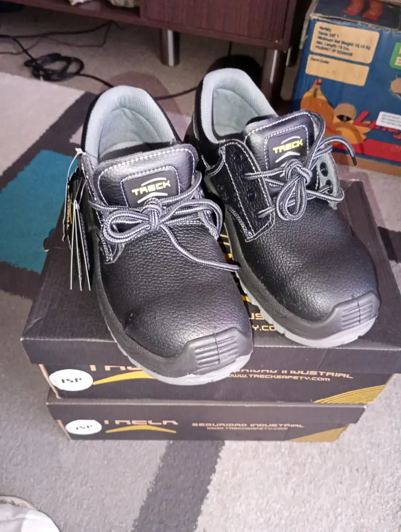Zapatos negros de seguridad nuevos - 2