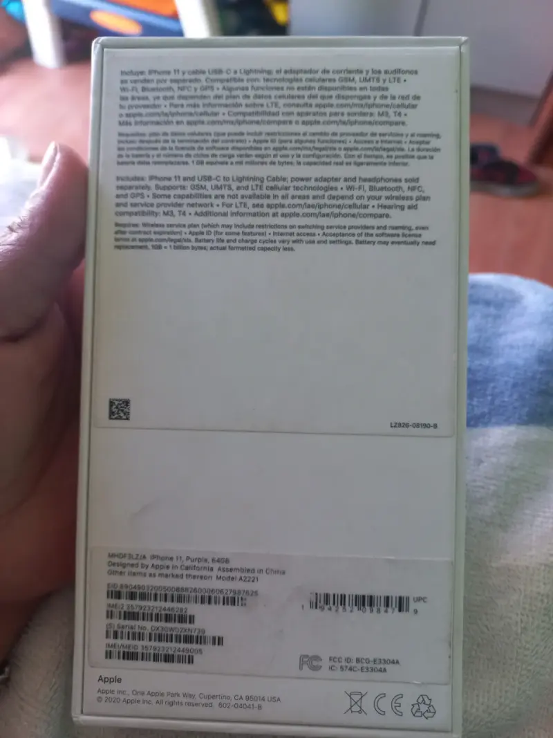 iPhone 11 con caja - 3