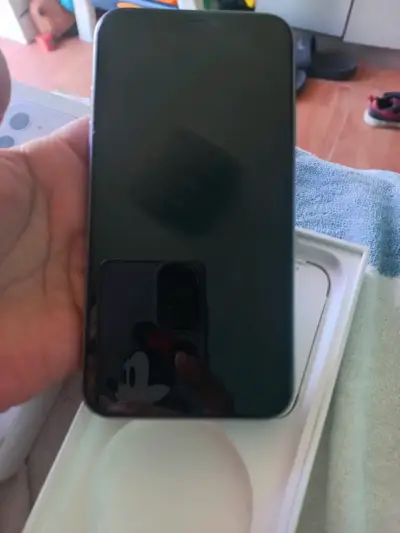 iPhone 11 con caja - miniatura 4