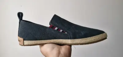Zapatilla de lona azul - miniatura 1