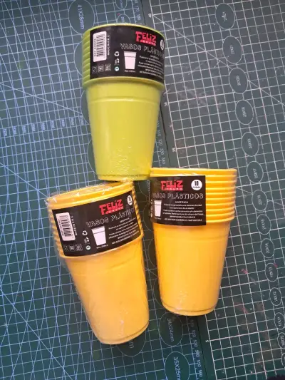Lote de cosas  desechable de colores - miniatura 4