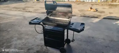 Parrilla a gas  con ruedas - miniatura 1