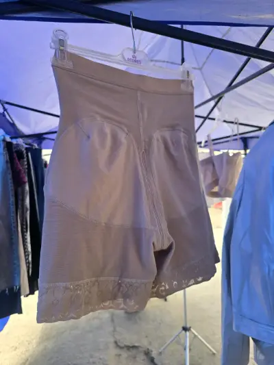 Faja modeladora color beige - miniatura 2