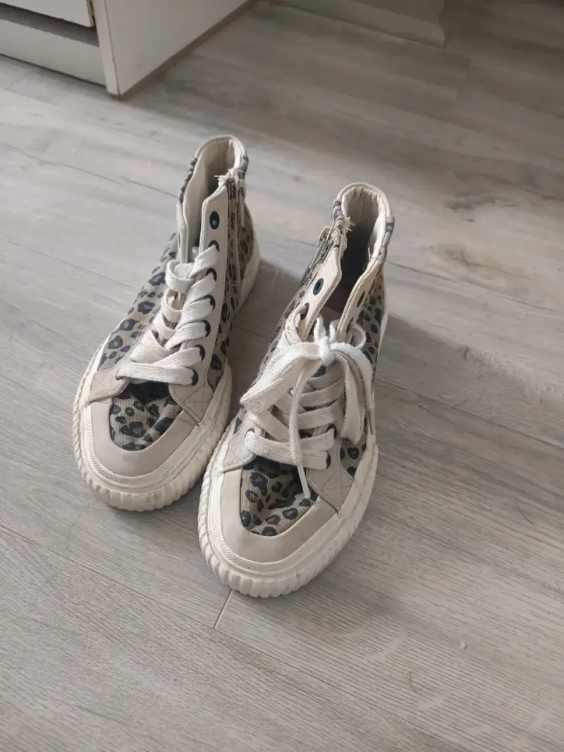 Zapatillas altas animal print Zara y botines Vans - 3