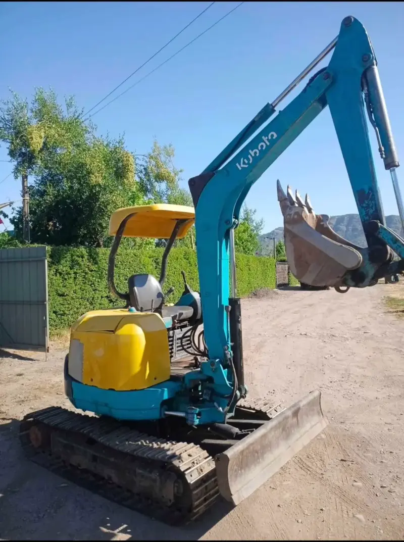 Miniexacavdora Kubota compacta - 3