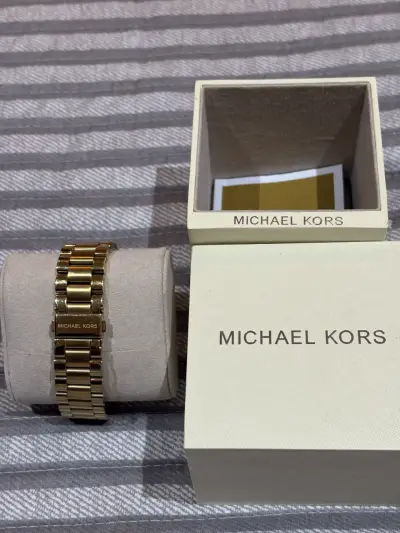 Reloj dorado Michael Kors - miniatura 3