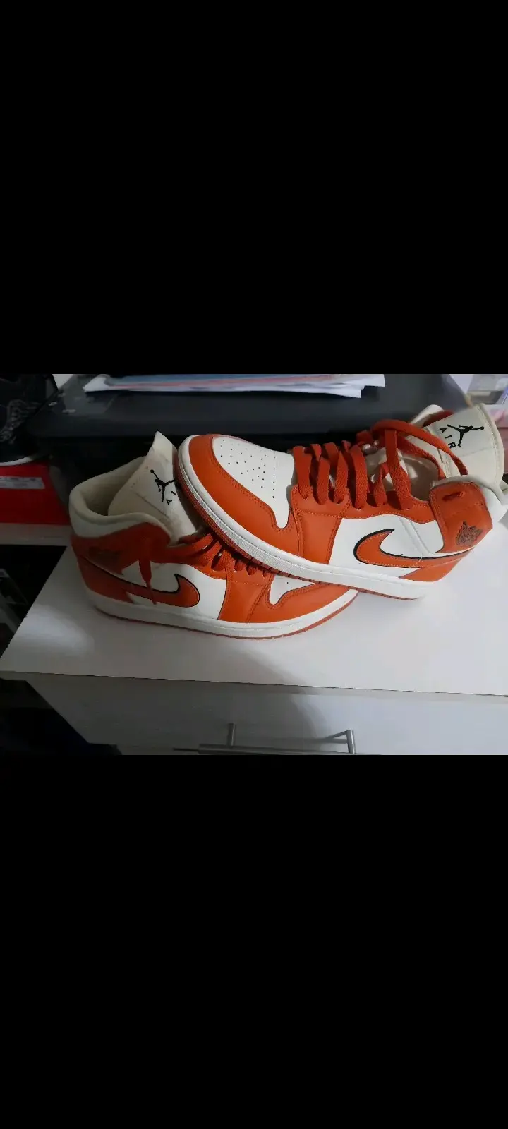 Zapatillas deportivas naranjas blancas