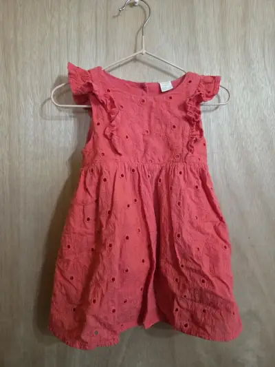 Vestido coral de niña - miniatura 1