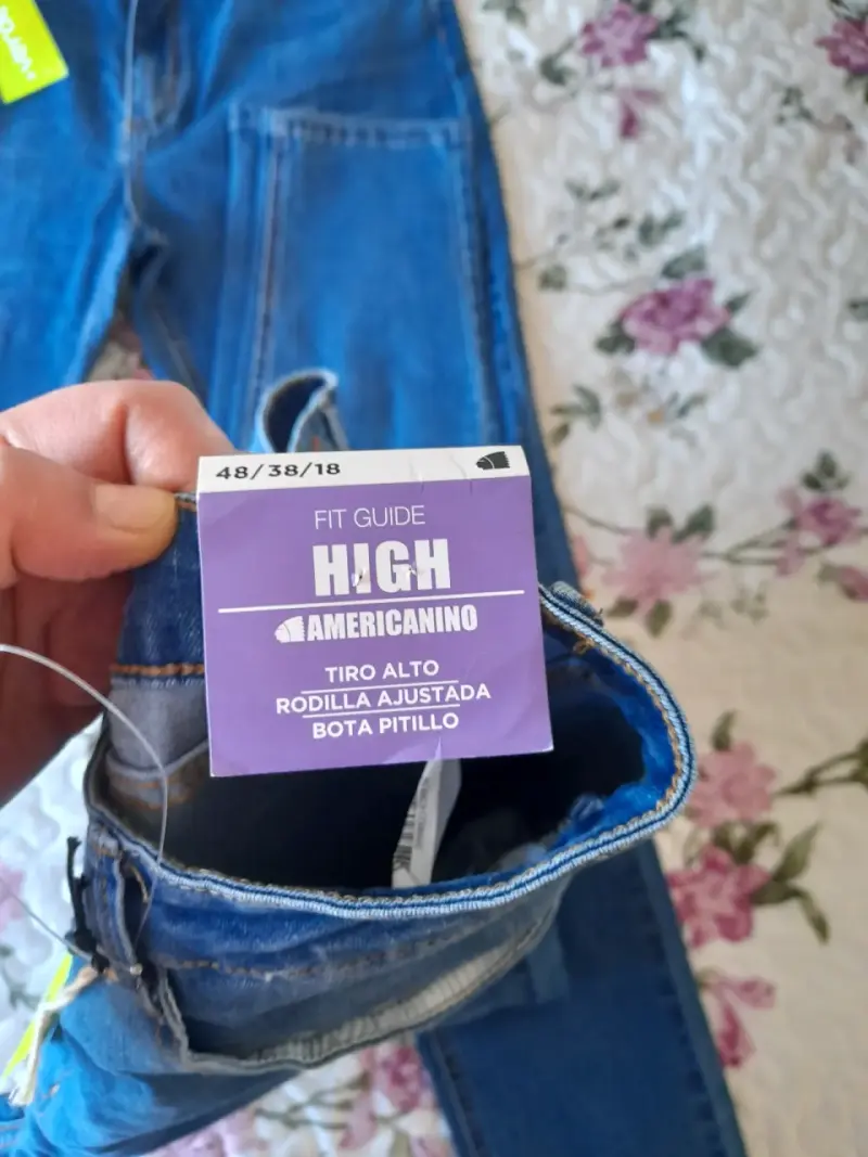 Jeans azul nuevos con etiqueta - 4
