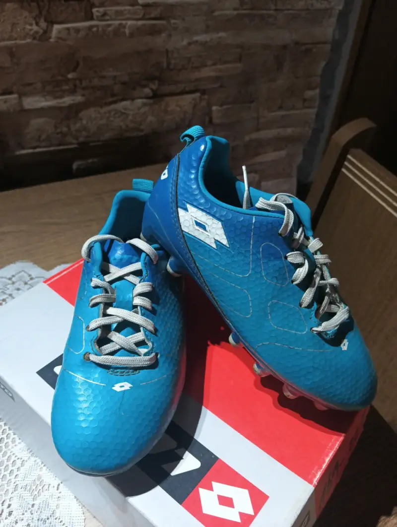 Zapatos de fútbol Lotto azules - 5