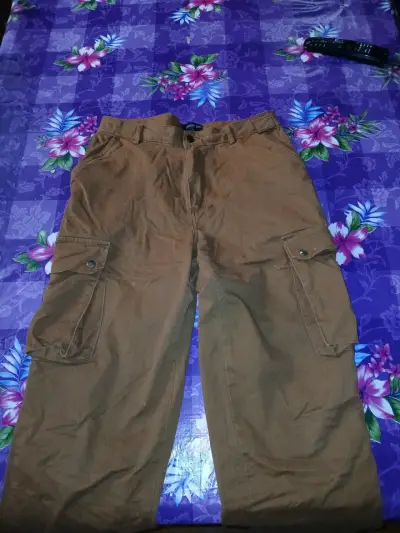 Pantalones cargo color marrón - miniatura 1