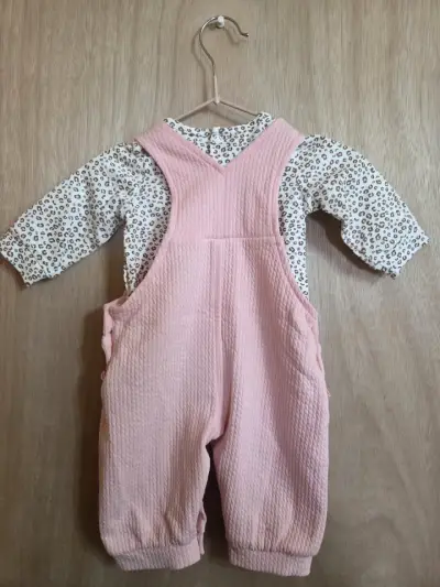 Enterito rosado infantil con bordado - miniatura 2