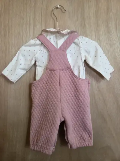 Conjunto bebé rosa bordado - miniatura 2