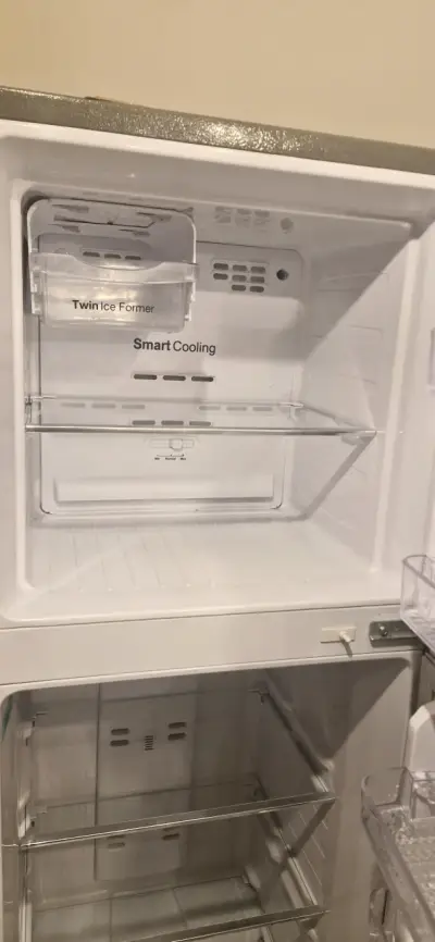 Refrigerador Daewoo plateado - miniatura 4