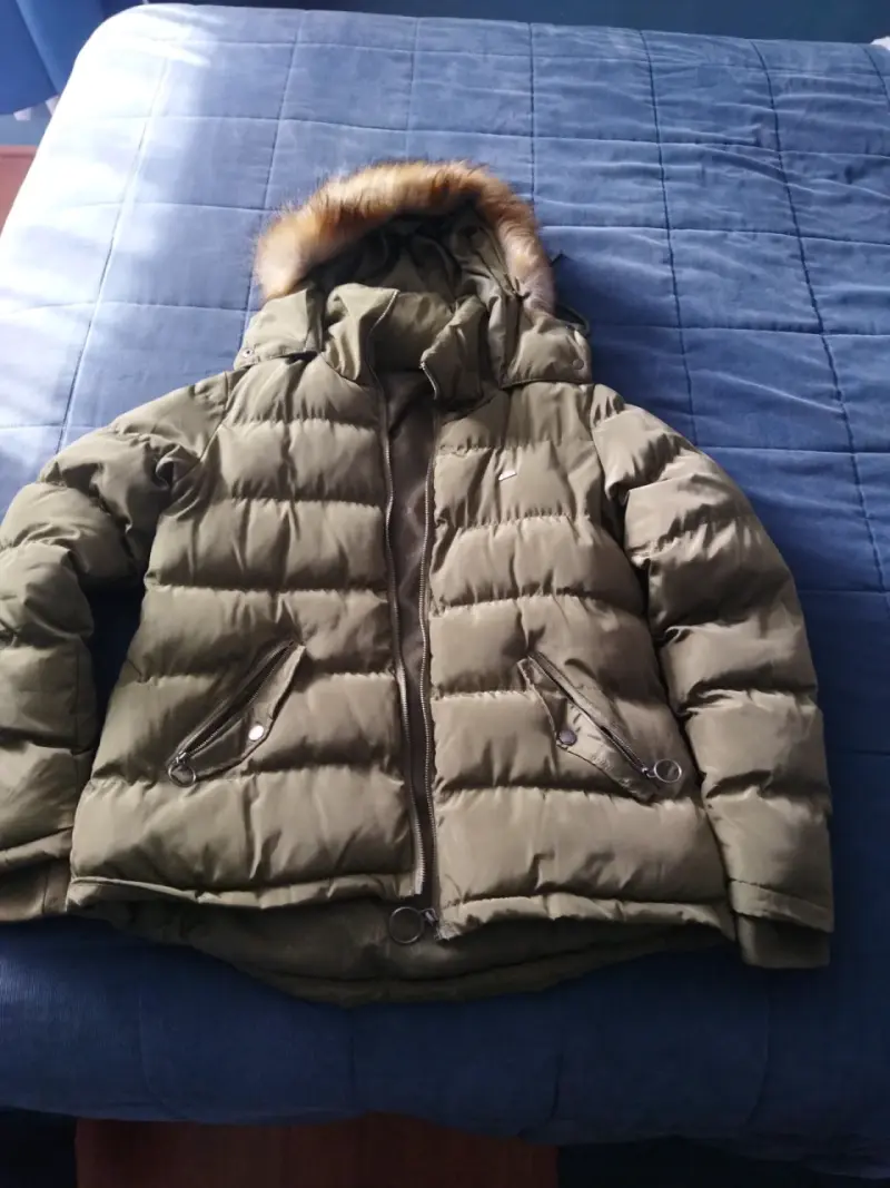 Chaqueta acolchada verde con capucha - 1