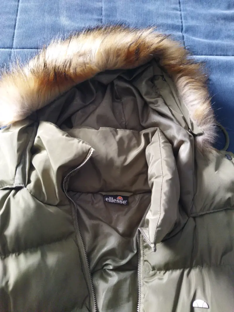 Chaqueta acolchada verde con capucha - 2