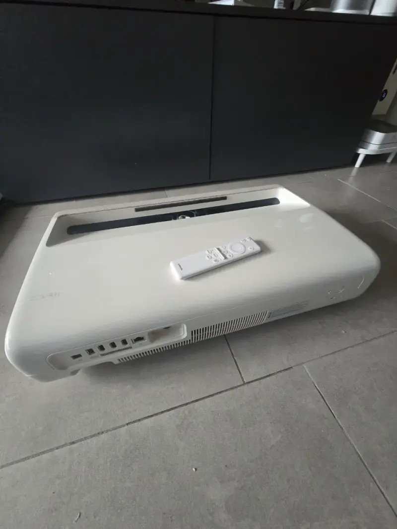Proyector Samsung The Premiere SP-LPU7DSAX - 3