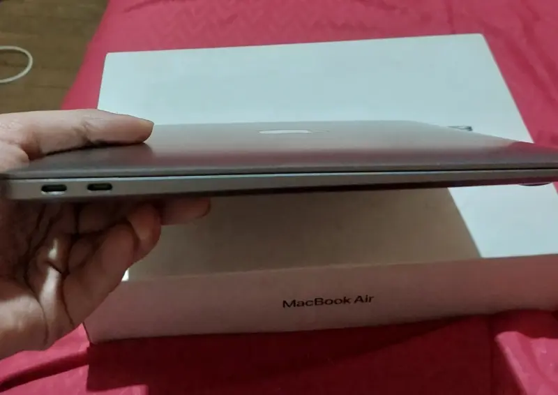 Apple Macbook Air M1 256 ssd - 6