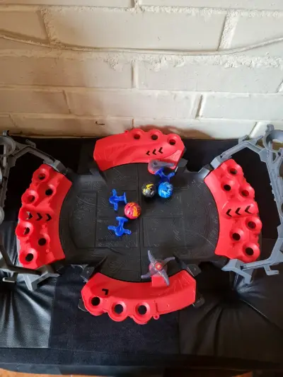 Estadio de batalla Beyblade - miniatura 1