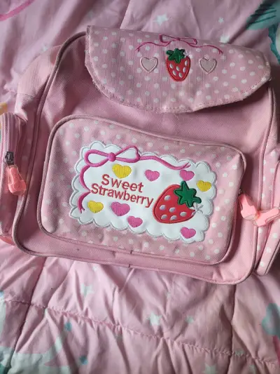 Mochila rosa Sweet Strawberry - miniatura 1