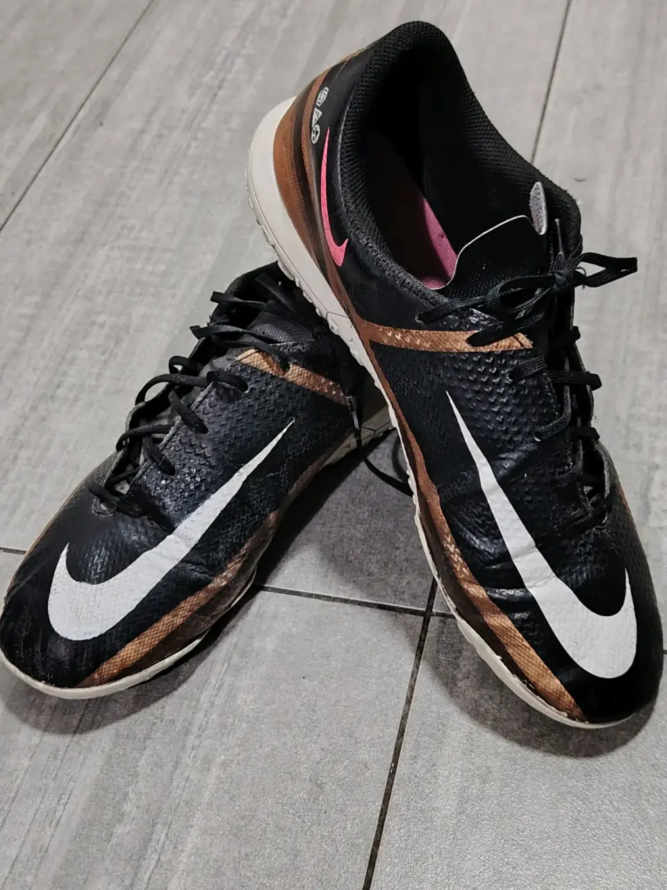 Zapatillas de fútbol Nike - $21.600 | Pulga