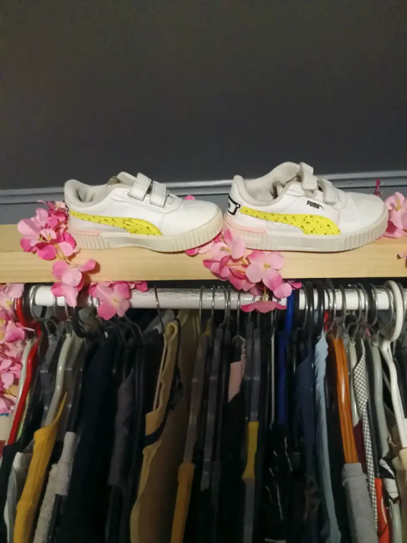 Zapatillas blancas con diseño - 3
