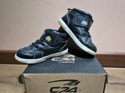 Zapatillas negras para niños - miniatura 2