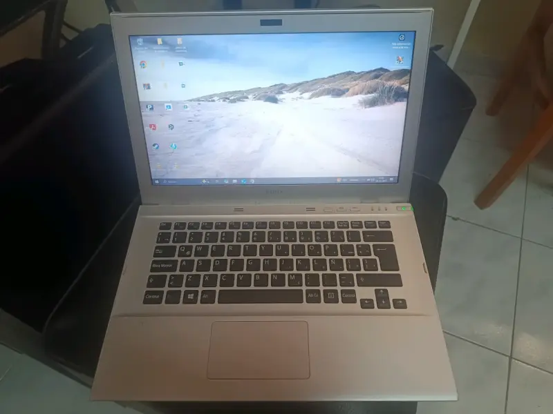 Notebook Sony Vaio plateado - 2