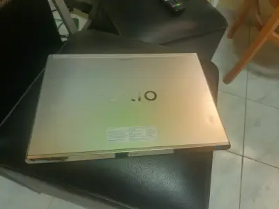 Notebook Sony Vaio plateado - miniatura 4