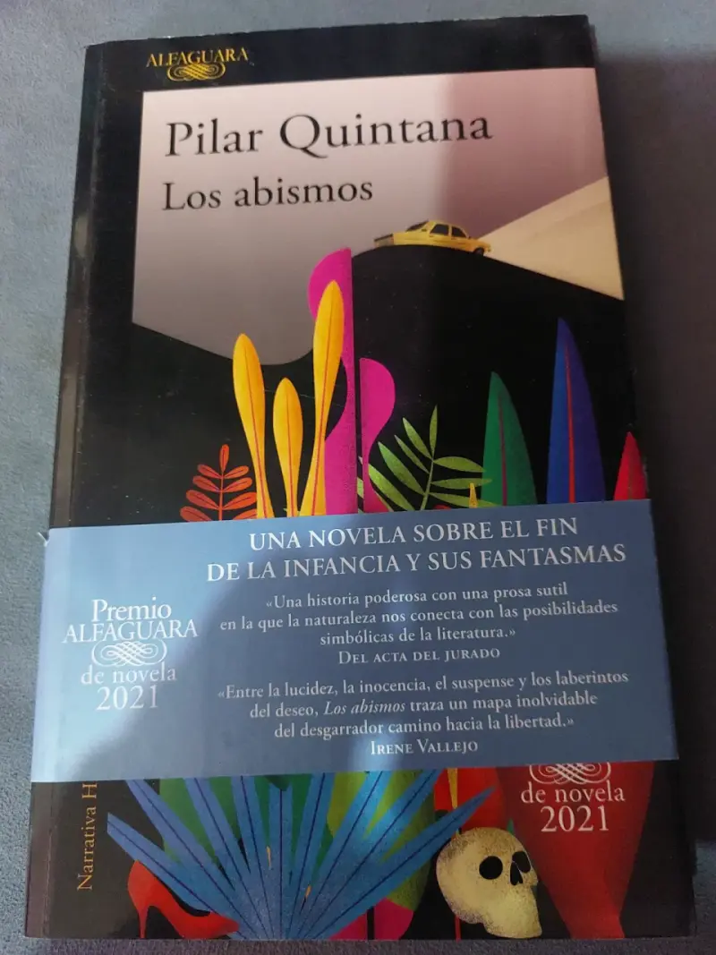 Libro Pilar Quintana 'Los Abismos' - 1