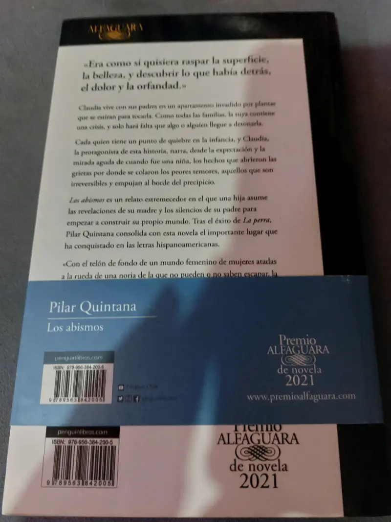 Libro Pilar Quintana 'Los Abismos' - 2