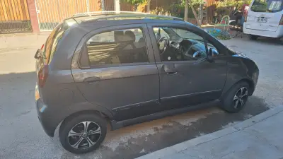 Auto compacto gris - miniatura 1