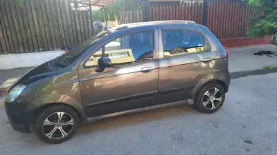 Auto compacto gris - miniatura 2