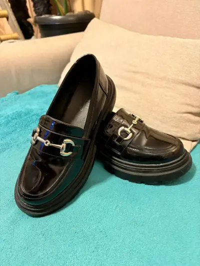 Mocasines negros con hebilla - miniatura 1