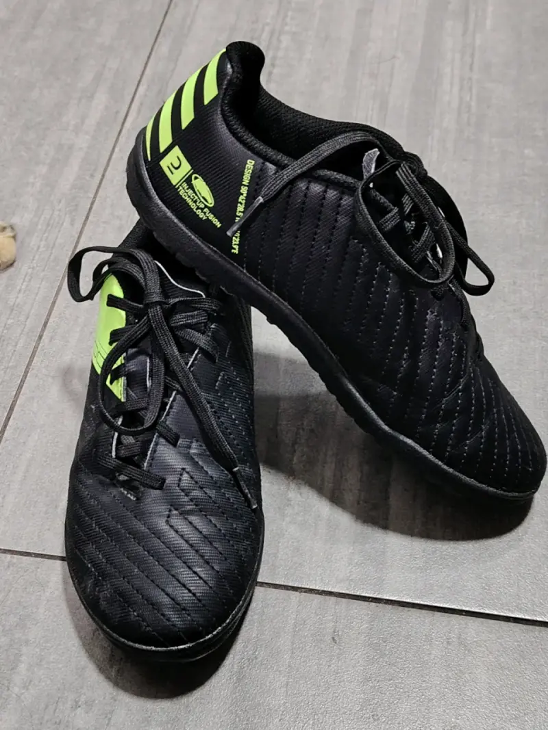 Zapatillas de fútbol marca Kipsta niño