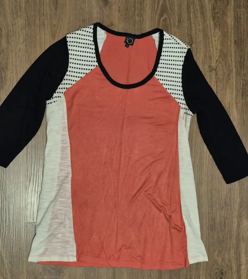Polera tricolor manga 3/4, Talla S, Marca  IO