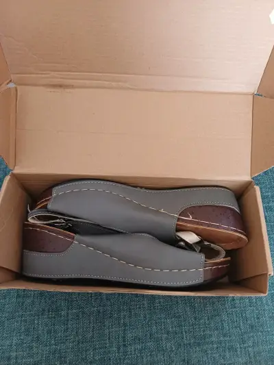 Zapatos planos gris y marrón - miniatura 1
