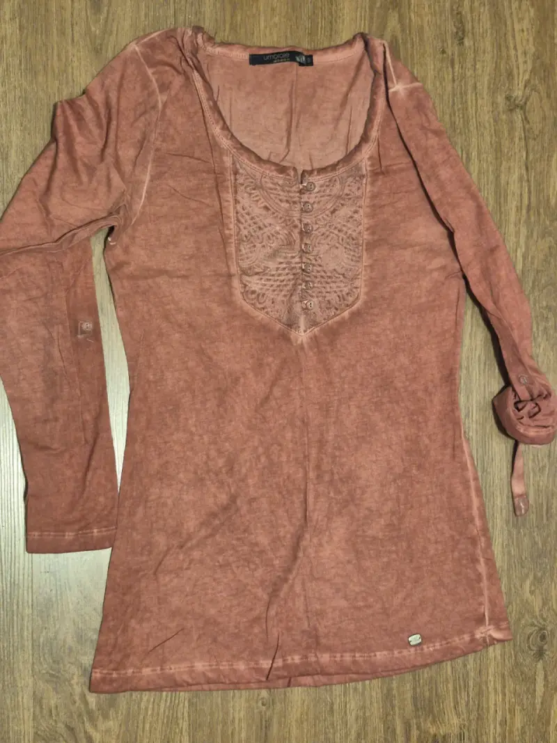 Blusa Umbrale bordada color damasco - 2