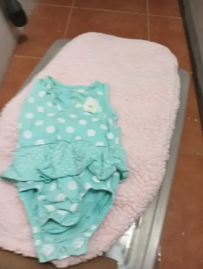 Ropa de bebe - miniatura 1
