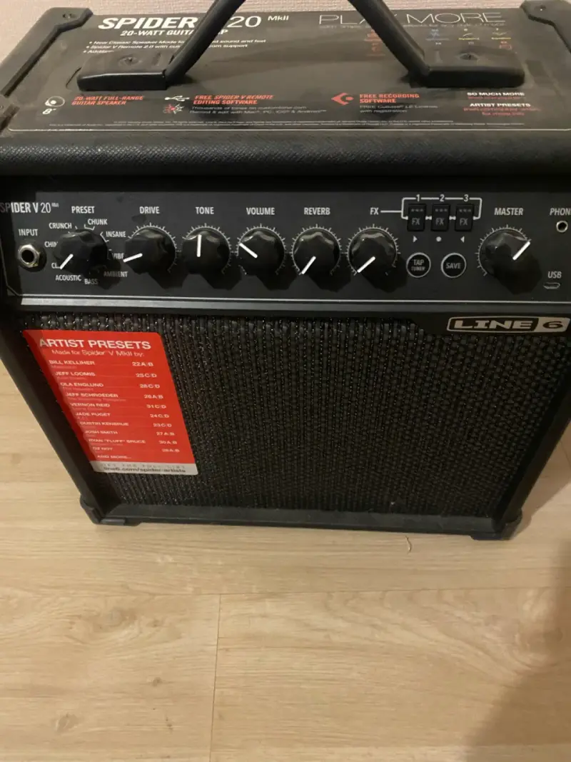 Guitarra eléctrica con amplificador y bolso - 3