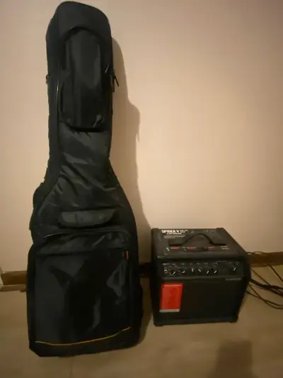 Guitarra eléctrica con amplificador y bolso - miniatura 4