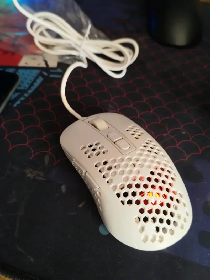 Mouse gamer liviano blanco - 3