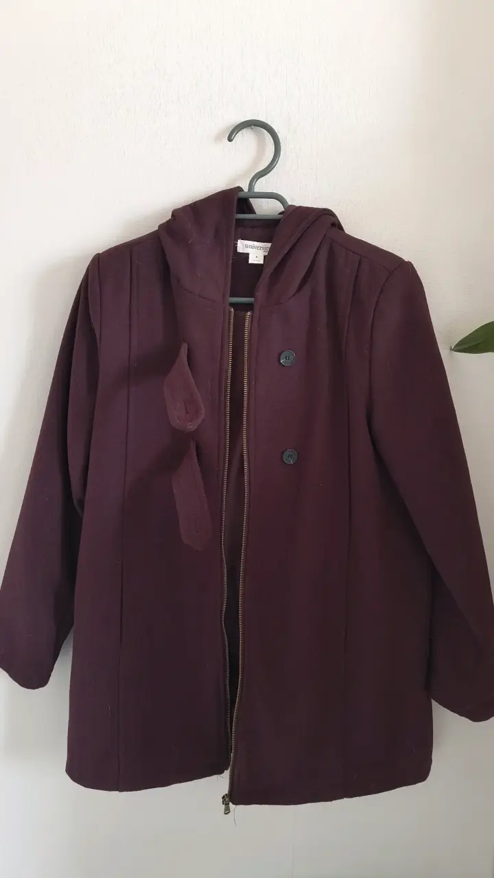 Abrigo burdeos con capucha talla S - 1
