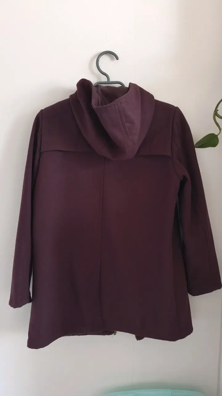 Abrigo burdeos con capucha talla S - 2
