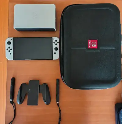 Consola Nintendo Switch con accesorios - miniatura 1